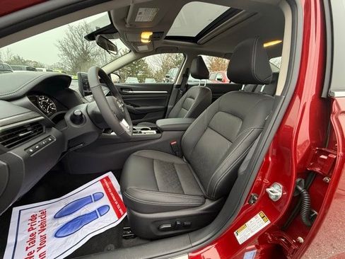 New 2025 Nissan Altima 2.5 SL image 12