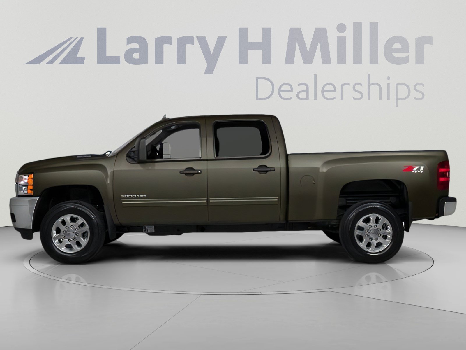 Used 2014 Chevrolet Silverado 3500 LTZ AWD/4WD image 2