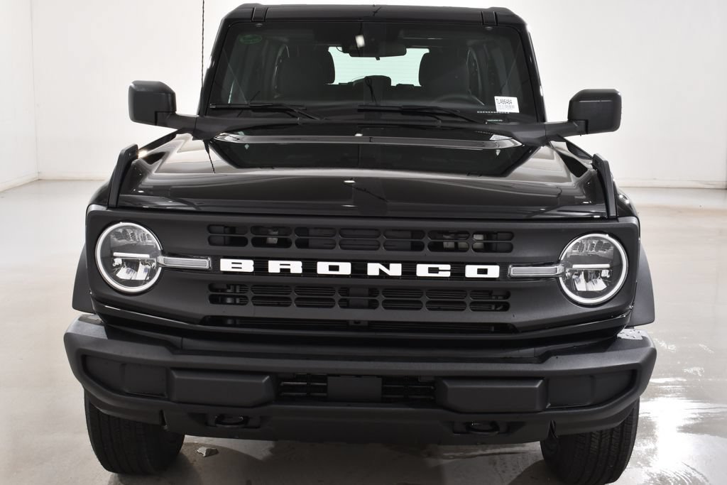 New 2026 Ford Bronco 4-Door AWD/4WD image 3