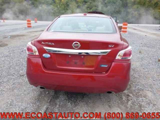 Used 2013 Nissan Altima 2.5 SV FWD image 12