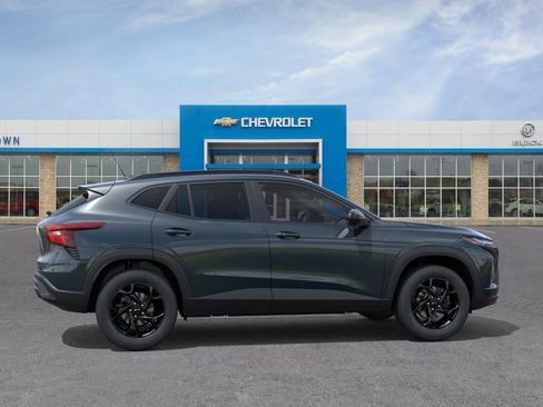 New 2026 Chevrolet Trax LT w/ Driver Confidence Package FWD image 5