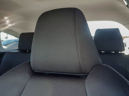 Used 2021 Toyota Venza LE image 23