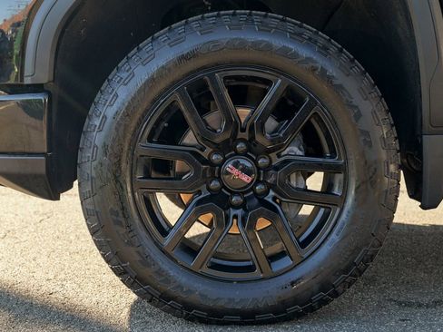 Used 2024 GMC Sierra 1500 AT4 w/ Technology Package image 19