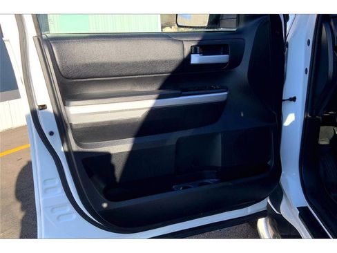 Used 2017 Toyota Tundra SR5 image 25