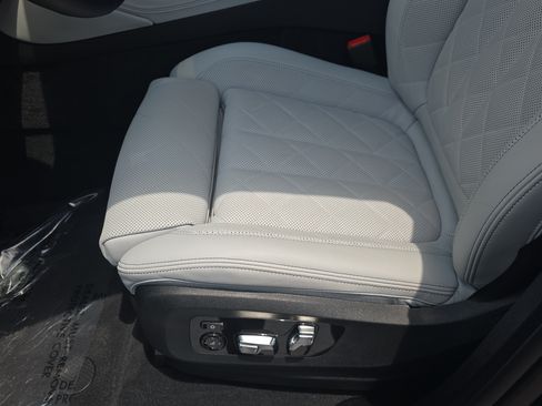 Used 2026 BMW X6 xDrive40i AWD/4WD image 18