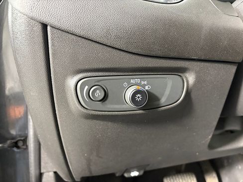 Used 2020 Chevrolet Equinox LS w/ LS Convenience Package image 14