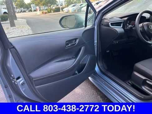 Used 2025 Toyota Corolla LE w/ Convenience Package FWD image 5