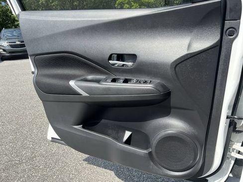 Used 2024 Nissan Kicks SV FWD image 30