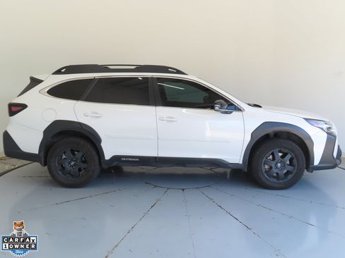 Used 2025 Subaru Outback Limited AWD/4WD image 2