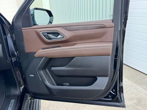 Used 2023 Chevrolet Tahoe High Country w/ Premium Package 2 RWD image 49