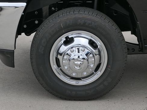 New 2026 RAM 3500 Tradesman AWD/4WD image 11