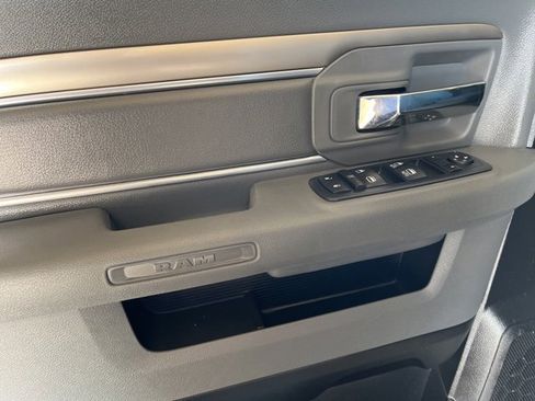 Used 2017 RAM 1500 Classic SLT image 12