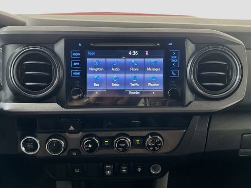 Used 2018 Toyota Tacoma TRD Sport AWD/4WD image 15