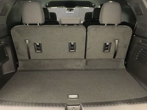 New 2026 Chevrolet Traverse LT w/ Driver Confidence Package AWD/4WD image 31