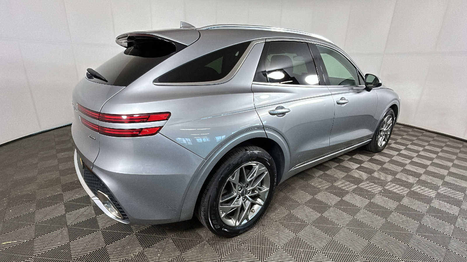 Used 2025 Genesis GV70 2.5T AWD/4WD image 4