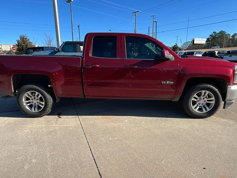 Used 2019 Chevrolet Silverado 1500 LT w/ Texas Edition image 7