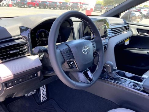 New 2026 Toyota Camry SE FWD image 8