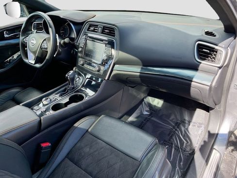 Used 2023 Nissan Maxima SR w/ Sport Mat Group FWD image 32