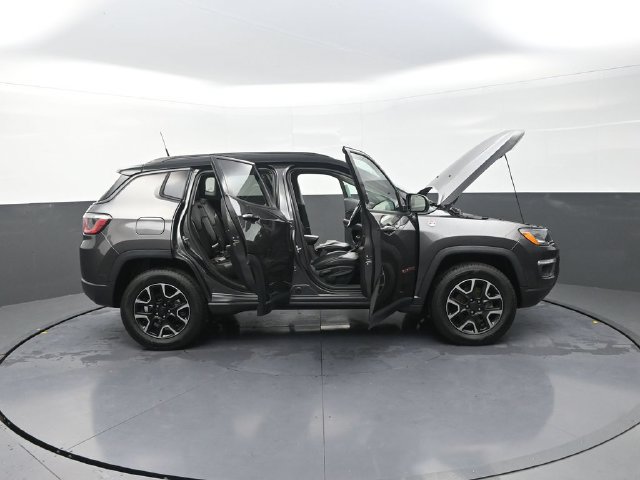 Used 2019 Jeep Compass Trailhawk AWD/4WD image 47