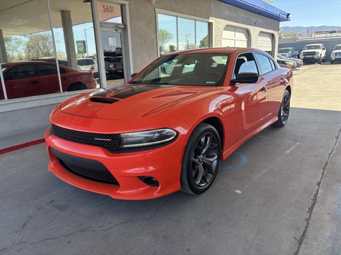 Used 2019 Dodge Charger GT image 4
