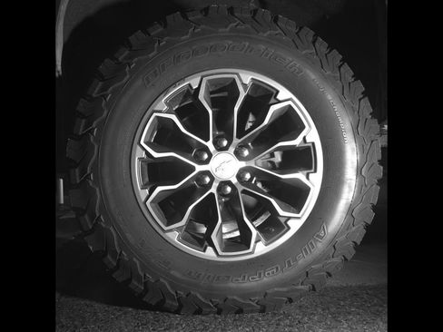 Used 2021 Chevrolet Colorado ZR2 image 12