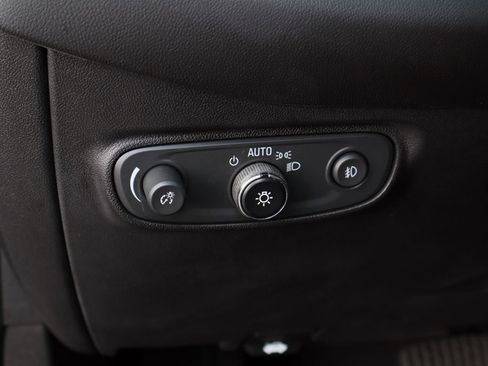 Certified 2020 Chevrolet Equinox LT image 11