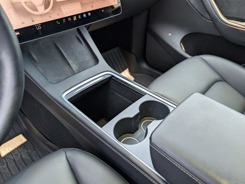 Used 2022 Tesla Model Y Long Range AWD/4WD image 20