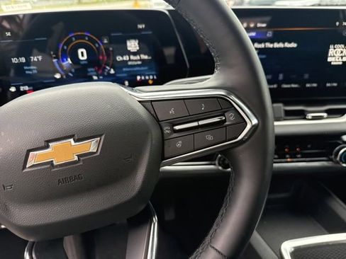 Certified 2025 Chevrolet Equinox LT FWD image 18