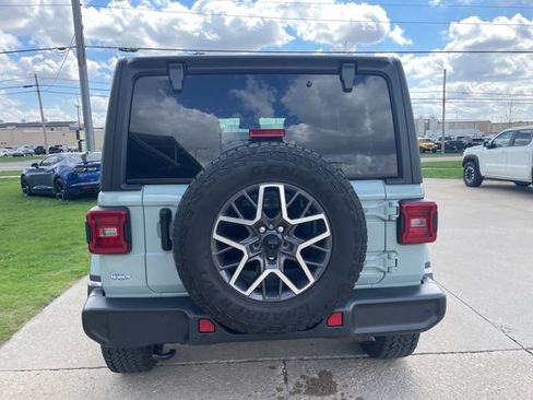 Used 2024 Jeep Wrangler Unlimited Sahara w/ Safety Group AWD/4WD image 11