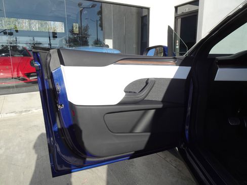 Used 2023 Tesla Model X image 15