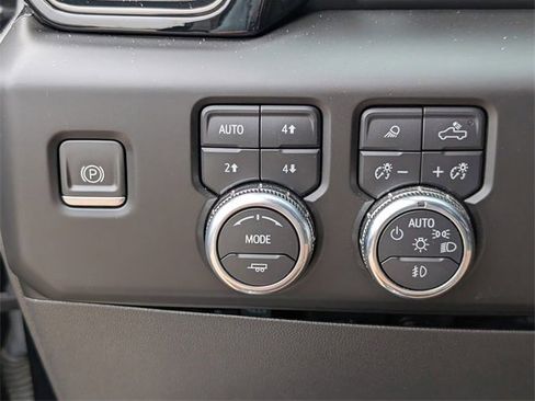 Used 2023 GMC Sierra 1500 AT4 w/ AT4 Premium Package image 22