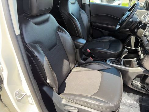 Used 2018 Jeep Compass Latitude FWD image 26