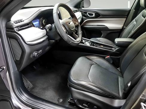 Used 2023 Jeep Compass Limited AWD/4WD image 9