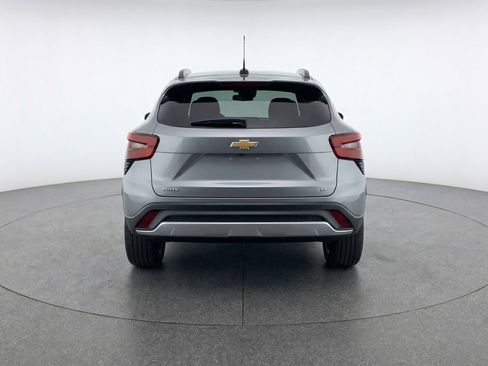 Used 2025 Chevrolet Trax LT image 7