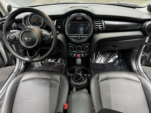 Used 2019 MINI Cooper 4-Door Hardtop w/ Premium Package image 39