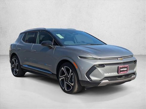 New 2026 Chevrolet Equinox EV LT image 6