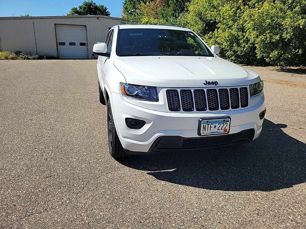 Used 2015 Jeep Grand Cherokee Altitude AWD/4WD image 5