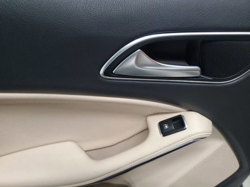 Used 2017 Mercedes-Benz GLA 250 image 12