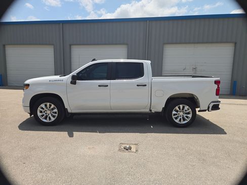 Used 2023 Chevrolet Silverado 1500 Custom RWD image 6
