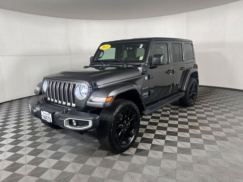 Used 2021 Jeep Wrangler Unlimited Sahara w/ Cold Weather Group AWD/4WD image 43