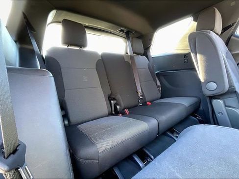 Used 2023 Chevrolet Traverse LT image 18