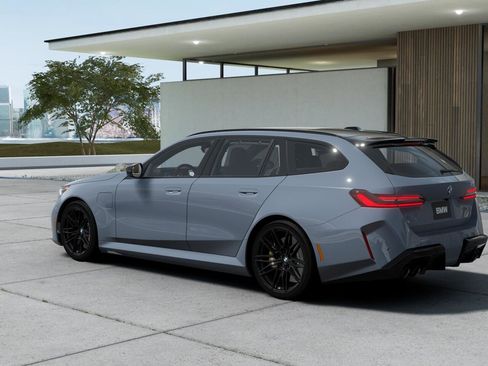 New 2026 BMW M5 Touring image 2