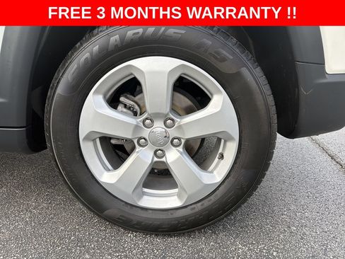 Used 2019 Jeep Compass Latitude w/ Popular Equipment Group FWD image 32