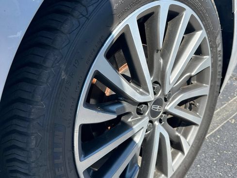 Used 2017 Lincoln Continental Select w/ Climate Package AWD/4WD image 8