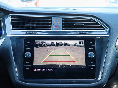 Used 2022 Volkswagen Tiguan SE R-Line image 22