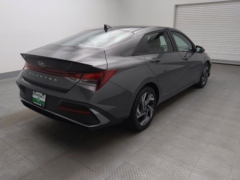 Used 2025 Hyundai Elantra Sport FWD image 9