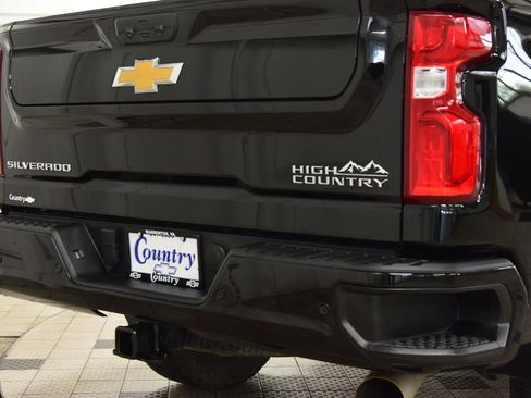 Used 2024 Chevrolet Silverado 2500 High Country w/ High Country Premium Package AWD/4WD image 23