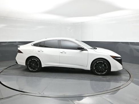 New 2026 Nissan Sentra SR w/ Floor Mat Package image 26