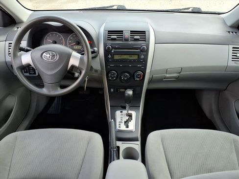Used 2010 Toyota Corolla LE image 8