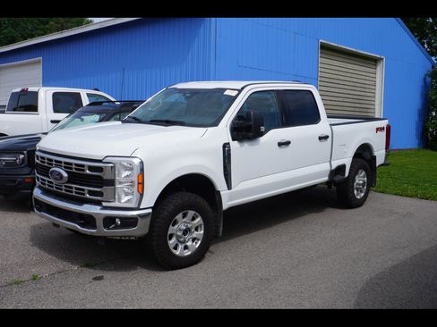 Used 2023 Ford F250 XLT w/ FX4 Off-Road Package AWD/4WD image 1